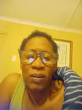 Snapshot of bustybillies chatting on June 15, 2026, 5:04 pm bustybillies online show from June 15, 2026, 5:04 pm
