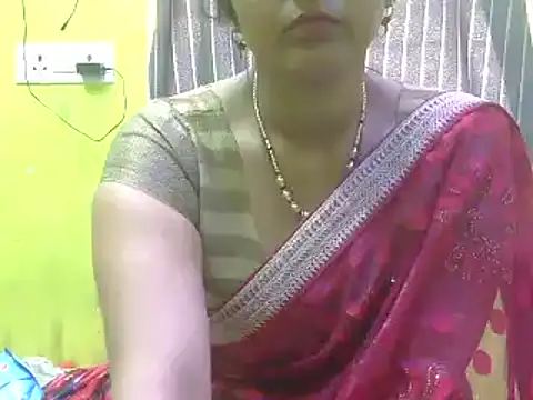 CUTYHINA 001 online show from December 16, 2024, 4:13 am
