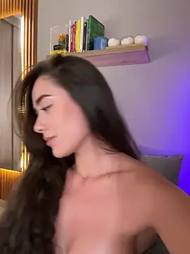 Snapshot of FridaKlein chatting on December 20, 2024, 11:47 pm FridaKlein online show from December 20, 2024, 11:47 pm