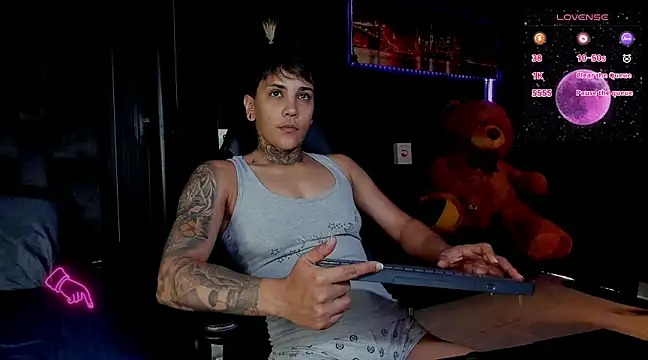 Snapshot of ZhoeStrong chatting on February 23, 2025, 4:24 pm ZhoeStrong online show from February 23, 2025, 4:24 pm