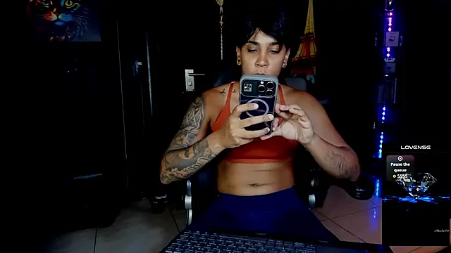 Snapshot of ZhoeStrong chatting on September 21, 2025, 10:55 pm ZhoeStrong online show from September 21, 2025, 10:55 pm