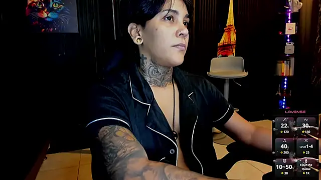 Snapshot of ZhoeStrong chatting on October 13, 2025, 10:32 pm ZhoeStrong online show from October 13, 2025, 10:32 pm