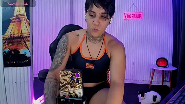 ZhoeStrong online show from June 4, 2026, 9:59 am