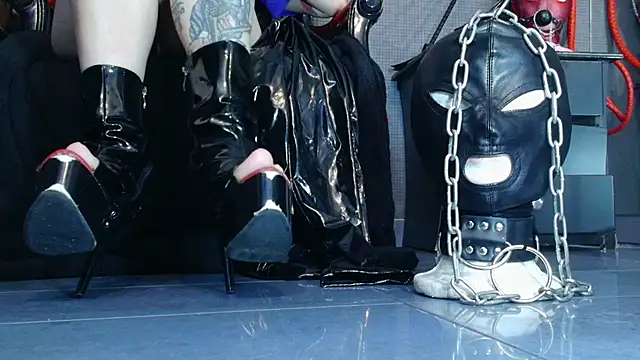 Snapshot of LusstCruella chatting on March 22, 2025, 5:31 pm LusstCruella online show from March 22, 2025, 5:31 pm