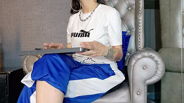 Snapshot of LusstCruella chatting on October 19, 2025, 3:56 pm LusstCruella online show from October 19, 2025, 3:56 pm