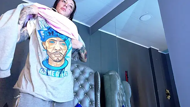 Snapshot of LusstCruella chatting on November 28, 2025, 10:12 pm LusstCruella online show from November 28, 2025, 10:12 pm