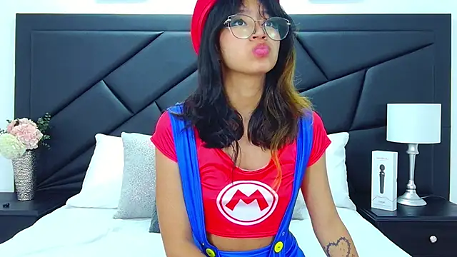 Snapshot of Yommi_Winx chatting on December 28, 2024, 3:04 am Yommi Winx online show from December 28, 2024, 3:04 am