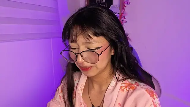 Snapshot of Yommi_Winx chatting on December 4, 2025, 3:49 am Yommi Winx online show from December 4, 2025, 3:49 am