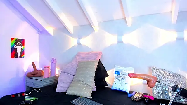 Martina Miiller online show from March 8, 2026, 1:48 pm