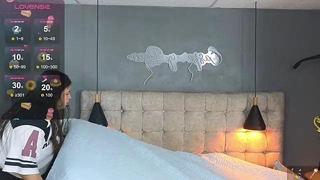 Laia and Aloby online show from December 20, 2025, 10:06 pm