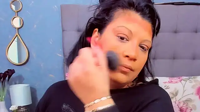 Snapshot of AmyCubes chatting on February 12, 2025, 4:33 am AmyCubes online show from February 12, 2025, 4:33 am