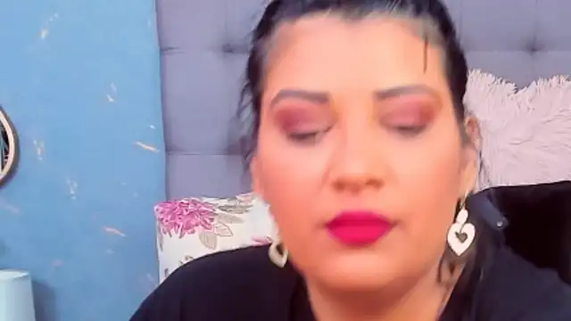 Snapshot of AmyCubes chatting on February 13, 2025, 8:06 am AmyCubes online show from February 13, 2025, 8:06 am