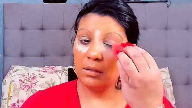 Snapshot of AmyCubes chatting on February 19, 2025, 9:25 pm AmyCubes online show from February 19, 2025, 9:25 pm