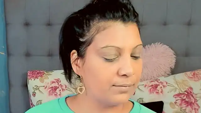 Snapshot of AmyCubes chatting on March 4, 2025, 1:12 am AmyCubes online show from March 4, 2025, 1:12 am