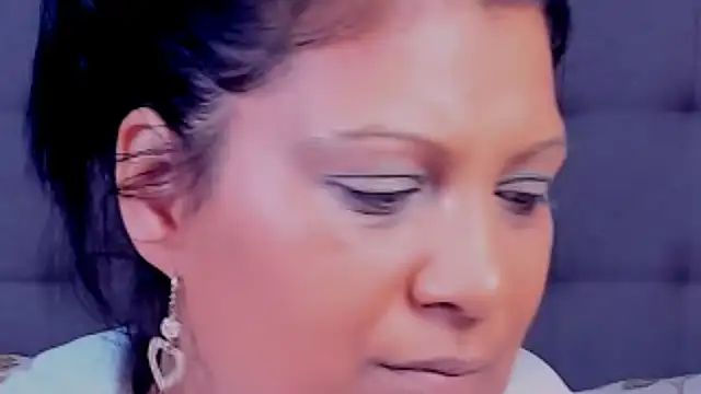 Snapshot of AmyCubes chatting on March 6, 2025, 1:37 am AmyCubes online show from March 6, 2025, 1:37 am