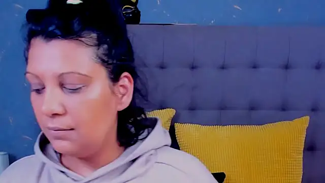 Snapshot of AmyCubes chatting on March 7, 2025, 4:24 am AmyCubes online show from March 7, 2025, 4:24 am