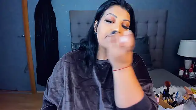 Snapshot of AmyCubes chatting on October 14, 2025, 4:35 am AmyCubes online show from October 14, 2025, 4:35 am