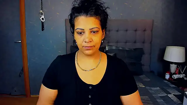 Snapshot of AmyCubes chatting on November 2, 2025, 6:16 am AmyCubes online show from November 2, 2025, 6:16 am