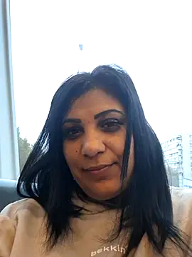 Snapshot of AmyCubes chatting on November 6, 2025, 5:19 am AmyCubes online show from November 6, 2025, 5:19 am