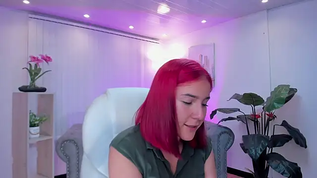 kendaall jenner  online show from February 13, 2025, 5:16 am