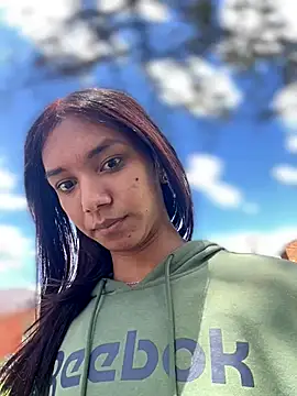 Nikol Rang   online show from October 18, 2025, 4:19 pm