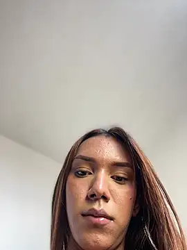 Snapshot of Nikol_Rang__ chatting on June 5, 2026, 5:07 pm Nikol Rang online show from June 5, 2026, 5:07 pm