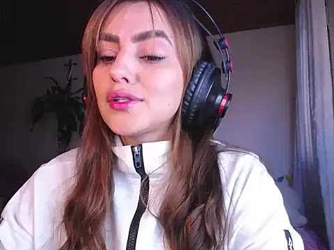 Lu perez online show from September 13, 2025, 10:42 pm