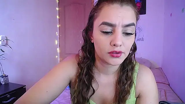 Lu perez online show from December 22, 2025, 9:01 pm