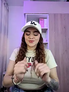 Snapshot of Lu_perez chatting on June 2, 2026, 1:13 pm Lu perez online show from June 2, 2026, 1:13 pm