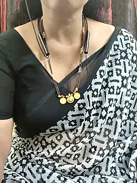 Snapshot of bhuvana555 chatting on September 19, 2025, 4:51 pm bhuvana555 online show from September 19, 2025, 4:51 pm