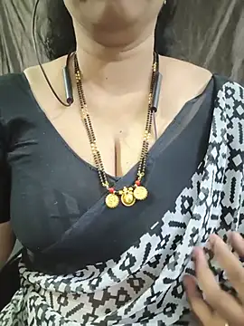 bhuvana555 online show from May 28, 2026, 5:32 pm