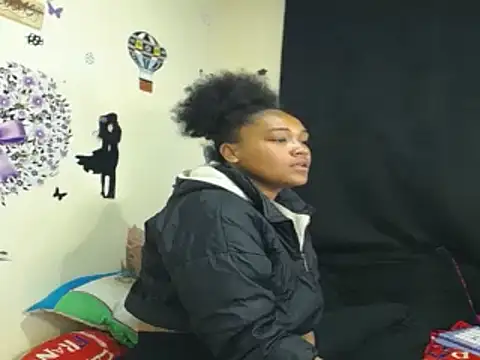 Snapshot of katty_ebonny chatting on February 19, 2025, 3:06 am katty ebonny online show from February 19, 2025, 3:06 am