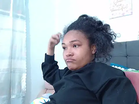 Snapshot of katty_ebonny chatting on November 8, 2025, 11:25 pm katty ebonny online show from November 8, 2025, 11:25 pm