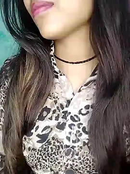 Sreya213 online show from January 24, 2025, 8:00 pm