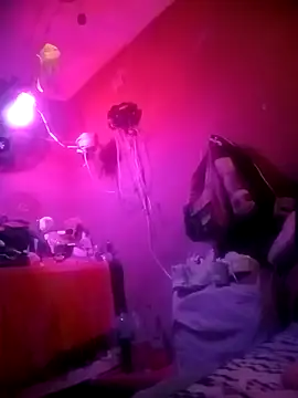 Snapshot of emanuhot chatting on December 15, 2025, 11:42 pm emanuhot online show from December 15, 2025, 11:42 pm