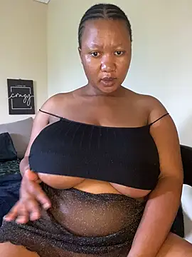 Snapshot of MayaPassion chatting on March 10, 2025, 1:32 pm MayaPassion online show from March 10, 2025, 1:32 pm