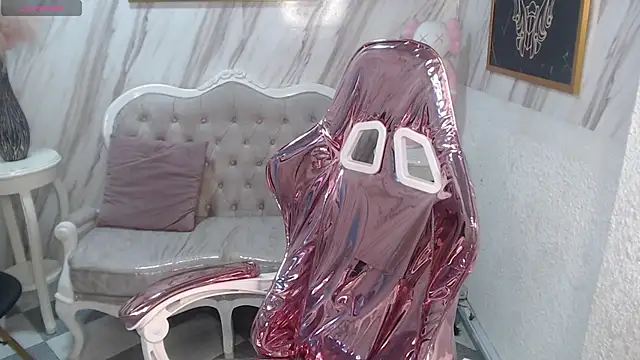 Snapshot of Violeth_b chatting on March 13, 2025, 12:46 pm Violeth b online show from March 13, 2025, 12:46 pm