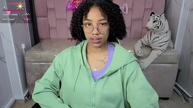 Violeth b online show from February 26, 2026, 12:48 pm