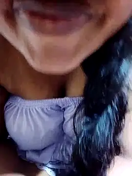 Snapshot of Diwya69 chatting on May 9, 2026, 9:09 pm Diwya69 online show from May 9, 2026, 9:09 pm