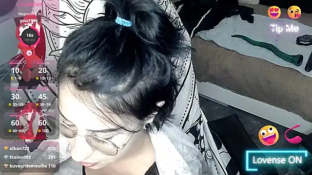 LisandreLaVenale online show from January 21, 2025, 12:36 am