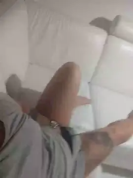 Snapshot of swingr chatting on January 22, 2025, 11:53 pm swingr online show from January 22, 2025, 11:53 pm