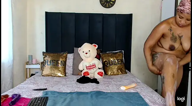 quenliyasa online show from March 18, 2025, 8:58 am