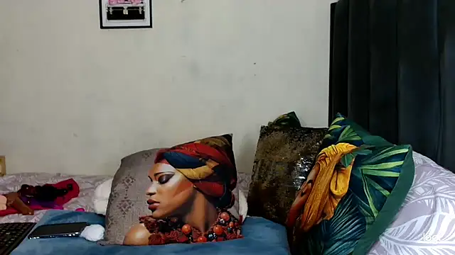 quenliyasa online show from March 12, 2026, 7:42 pm