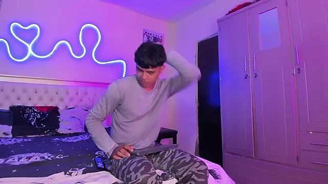 dafnezahiraa  online show from February 5, 2026, 5:12 am