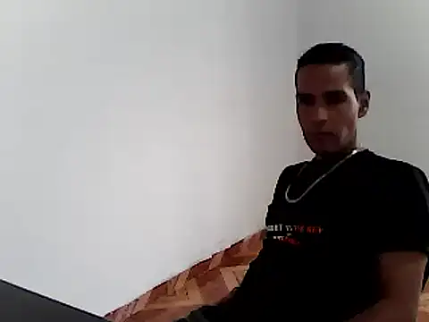 esteban2810m online show from February 9, 2025, 8:34 pm