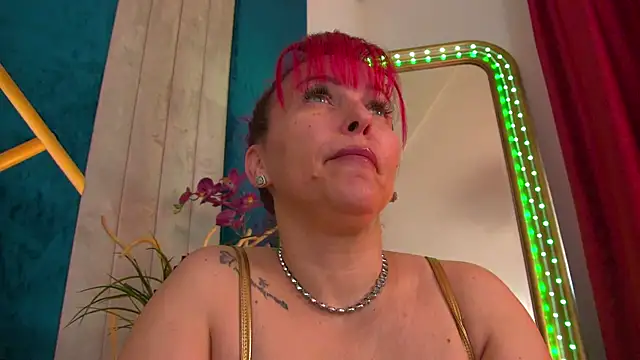Foxxxy MILF online show from May 1, 2026, 3:44 am
