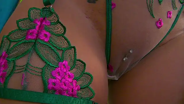 Snapshot of Foxxxy_MILF chatting on June 8, 2026, 3:51 am Foxxxy MILF online show from June 8, 2026, 3:51 am