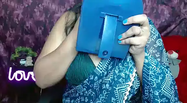 Naughty Ayesha1 online show from December 29, 2024, 5:31 am