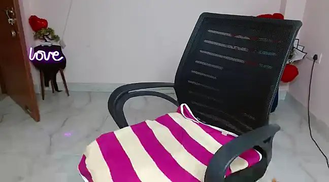 Naughty Ayesha1 online show from February 13, 2025, 7:24 am