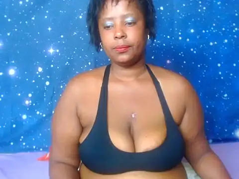 2Sweetysmile online show from February 17, 2025, 6:26 pm